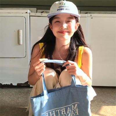 绿茵春色